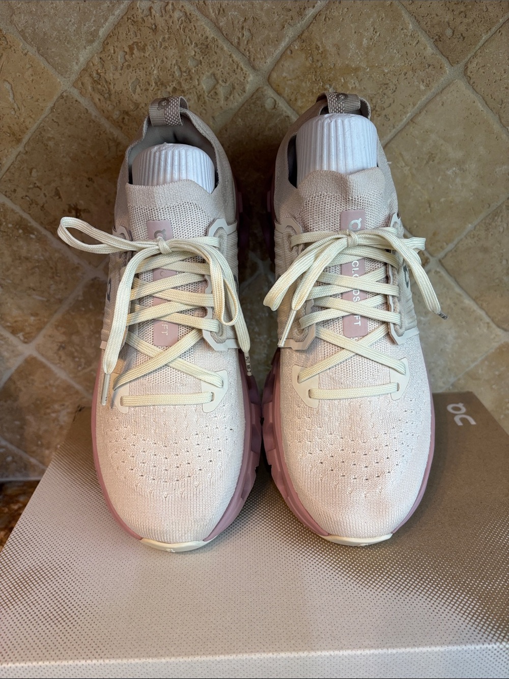 On Running Women's Cloudswift 4 Running Shoes Size 9 - Picture 2 of 11